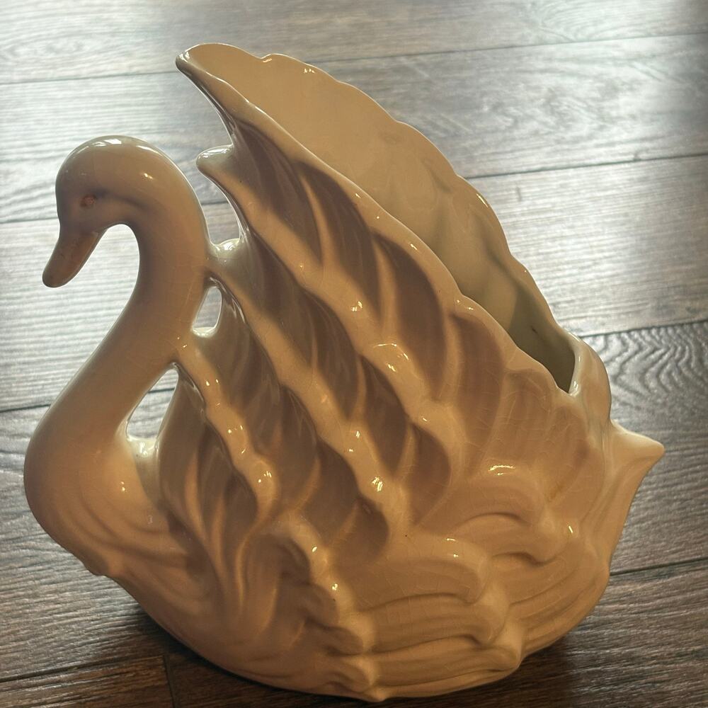 Vintage Swan Vase White and Yellow Beak Eye Large Opening Size 10 x 9 x 4
